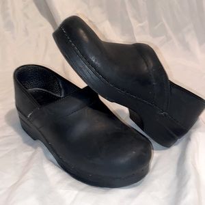 Dansko Women’s Leather Clogs Size 39 / 8.5-9 US